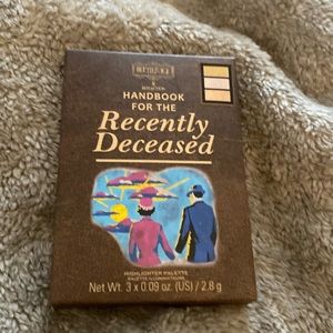 [553] beetlejuice x revolution • highlighter palette